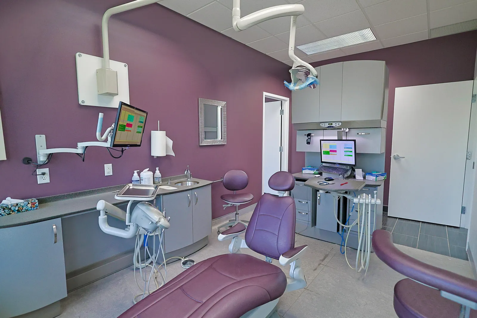 A modern treatment room at Amherstburg Dental